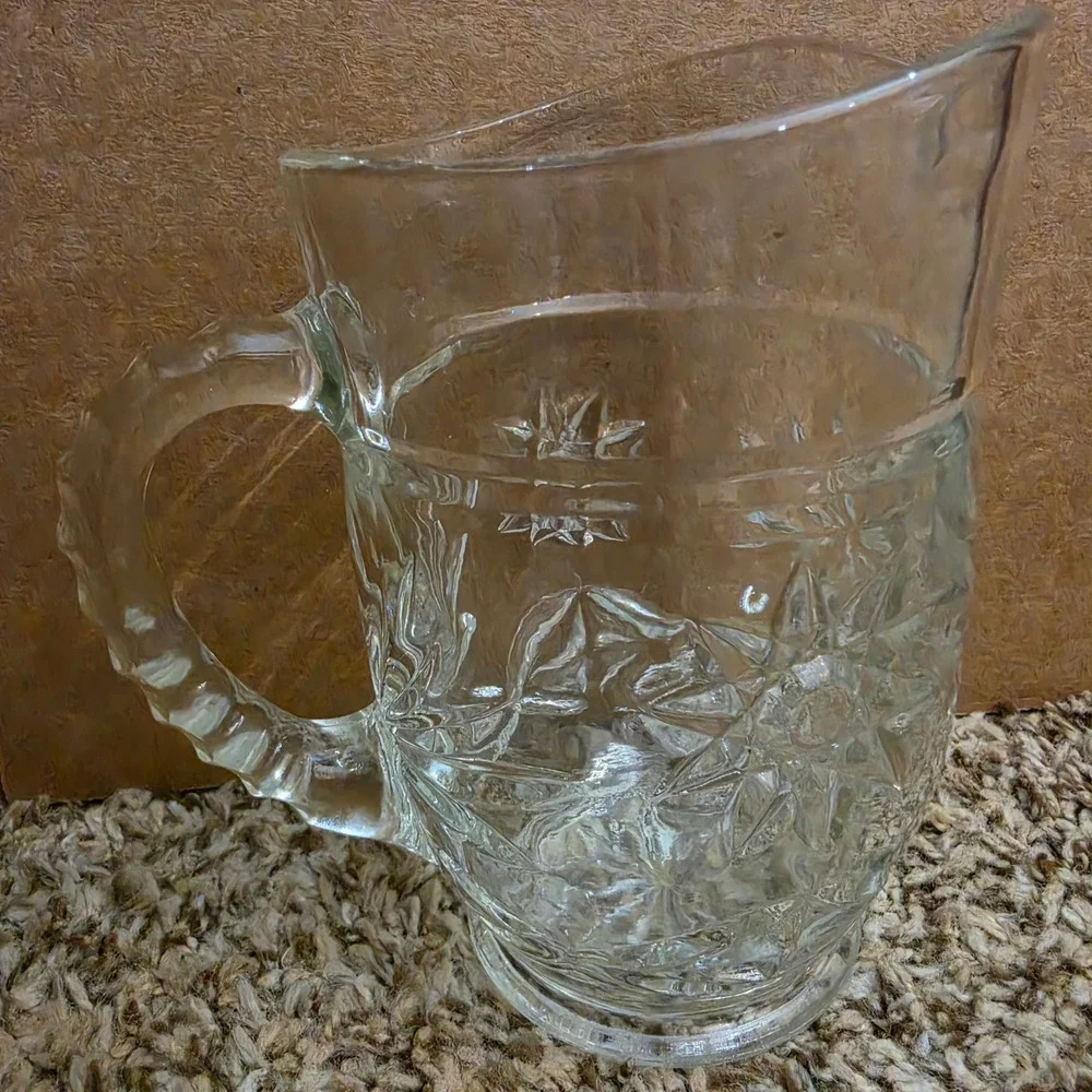 Vintage Anchor Hocking Prescut Glass Pitcher Star of David Starburst 16oz Pint